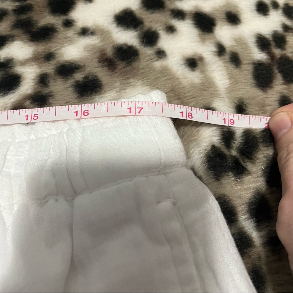 Old Navy size XL women’s white elastic waistband shorts - Picture 8 of 11
